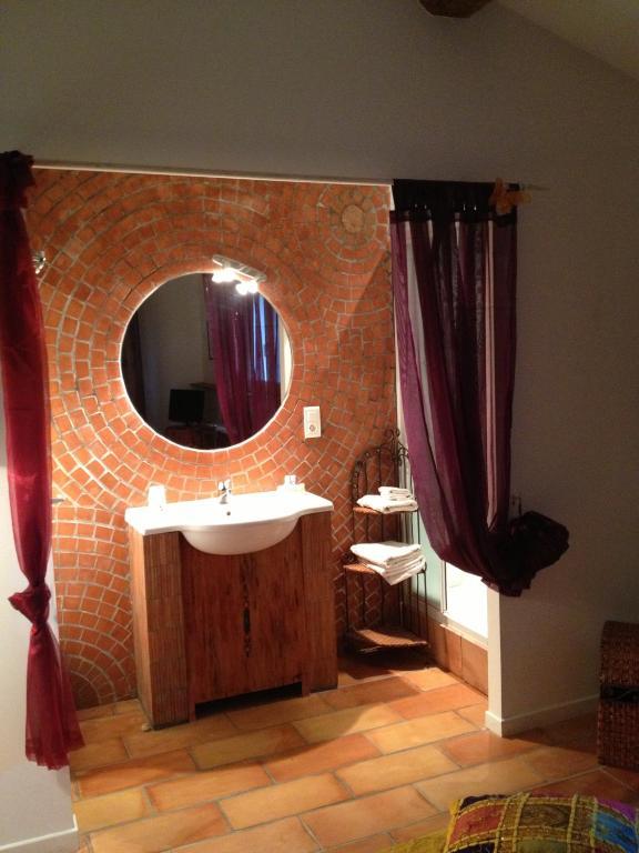 Les Jardins Du Rebaut Bed & Breakfast Beziers Room photo